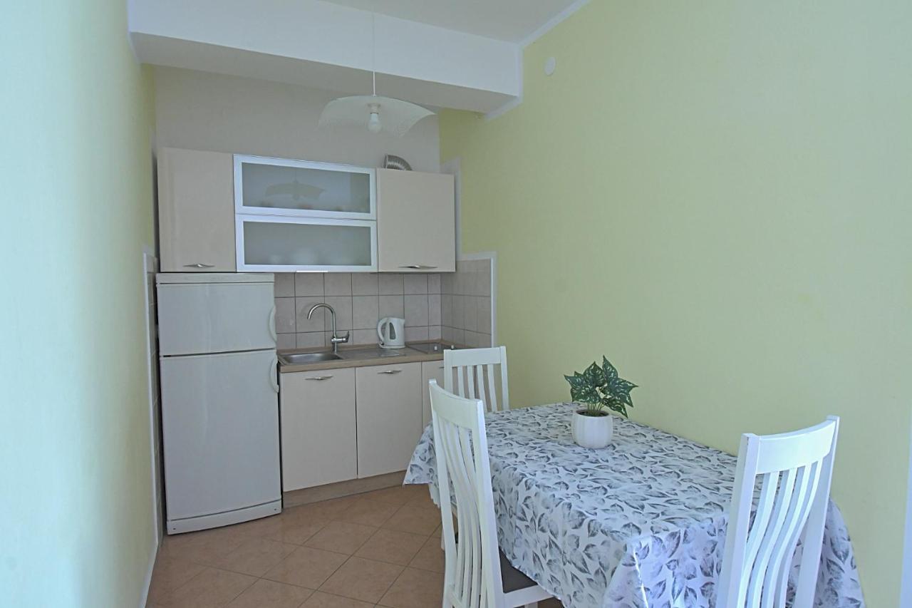Apartments Tonci And Iris Primosten Bagian luar foto