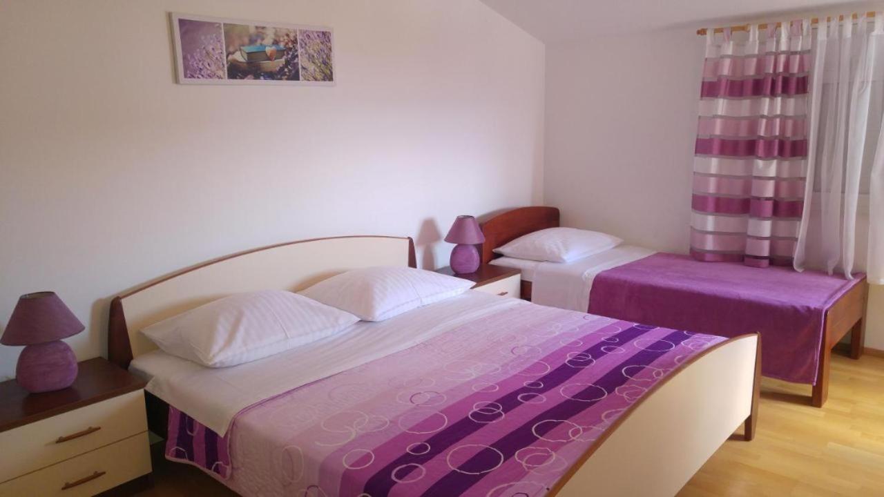 Apartments Tonci And Iris Primosten Bagian luar foto