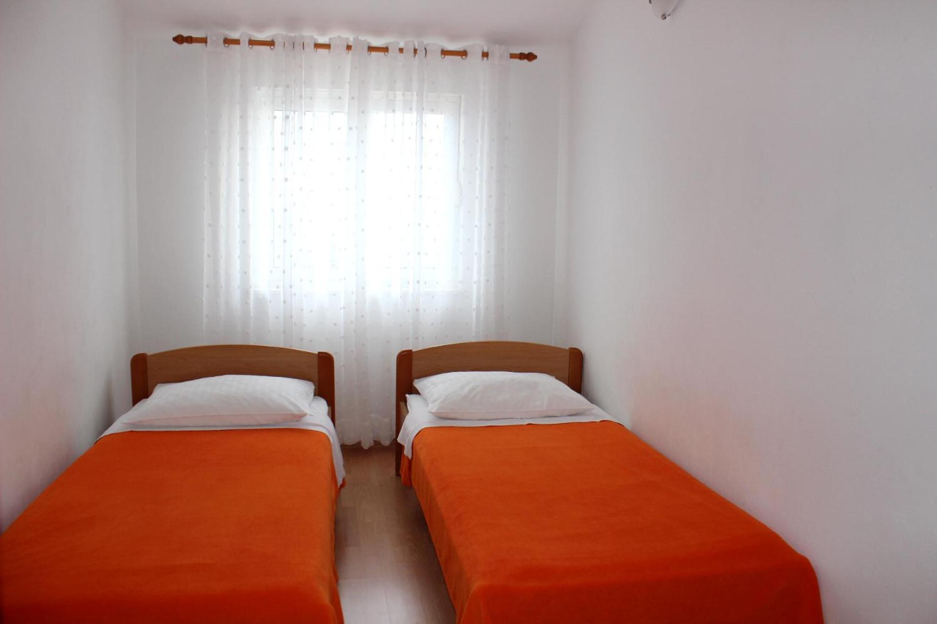 Apartments Tonci And Iris Primosten Bagian luar foto